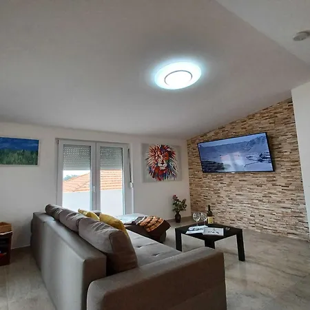 Beachfront With Balcony And Sea View Vrsi