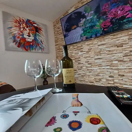 Apartment Beachfront With Balcony And Sea View Vrsi