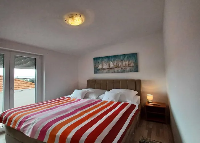 Beachfront With Balcony And Sea View Apartment Vrsi