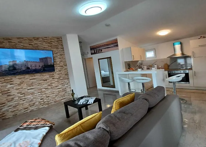 Beachfront With Balcony And Sea View Apartment Vrsi